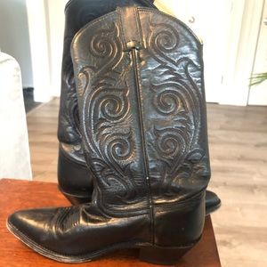 Tony Lama Cowboy boots size 8